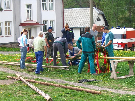 Stavění májky a pálení čarodejnic 30. 4. 2009 6