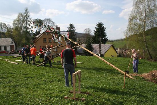 Stavění májky a pálení čarodejnic 2010 4