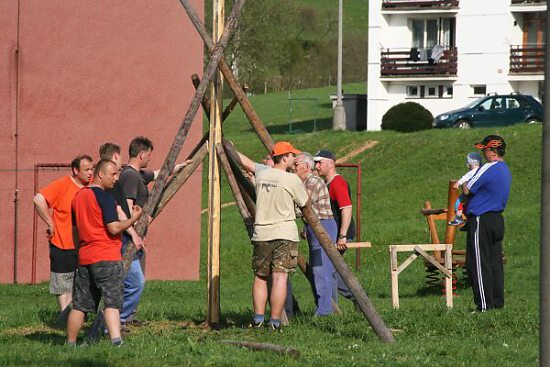 Stavění májky a pálení čarodejnic 2010 9