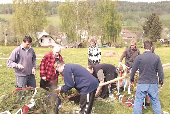 Stavění májky a pálení čarodejnic 2011 2