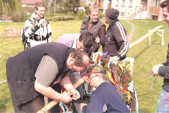 Stavění májky a pálení čarodejnic 2011 4