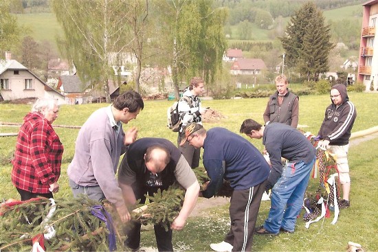 Stavění májky a pálení čarodejnic 2011 5