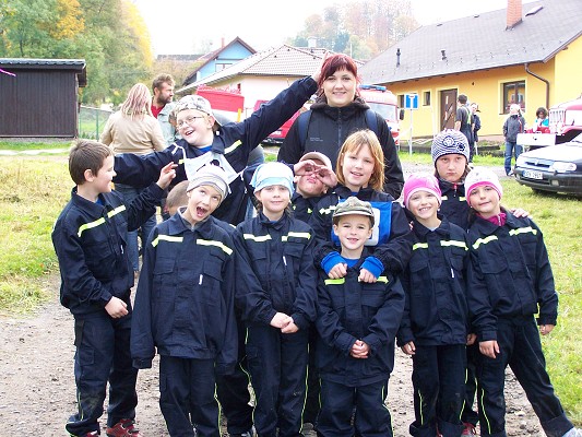 Závody mladých hasičů v Horní Čermné (12. 10. 2013)2