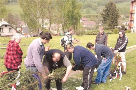 Stavění májky a pálení čarodejnic 2011 5