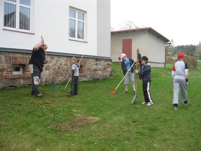 Jarní brigáda (27. 4. 2013)8
