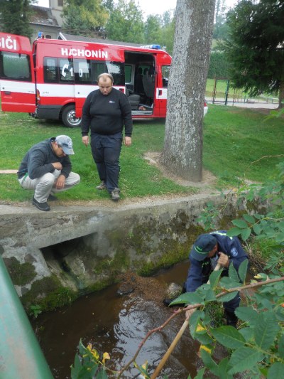 2015.09.11. Čištění komunikace u školky